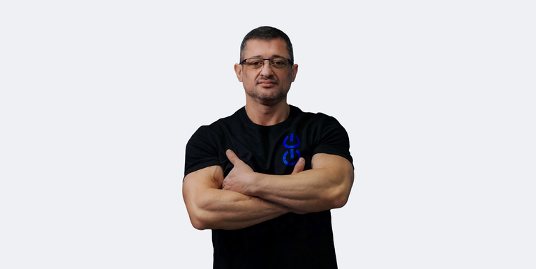 Газарян Эрнест